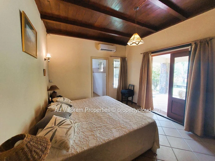 A Little Paradise in Bras d’Eau – Charming Family Home with an Exceptional Garden ??