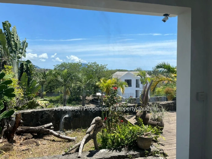Charming house for rent in Rivière Noire