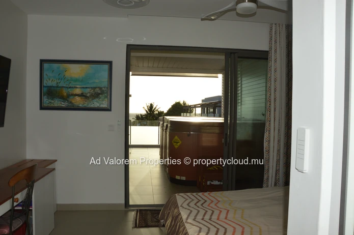 Beautiful penthouse for sale only two minutes from the beach of La Preneuse