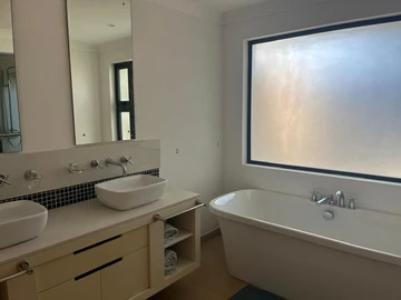5 Bedroom Villa