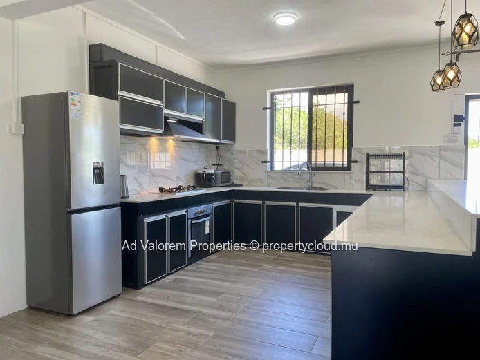 Modern House with Private Pool for rent – Belle Mare