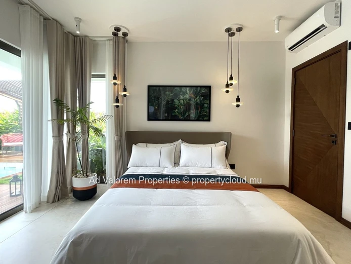 New villas with 3 en-suite bedrooms and private pool in close proximity to the sea
