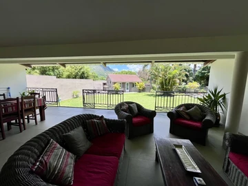 6 Bedroom House