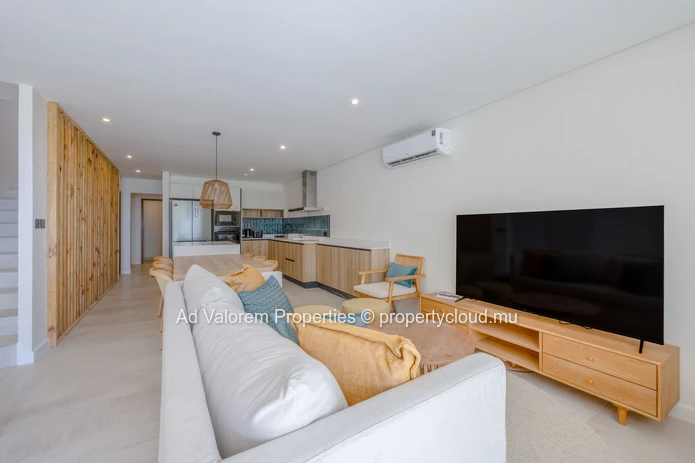 Exceptional Beachfront Duplex for Sale – Black River