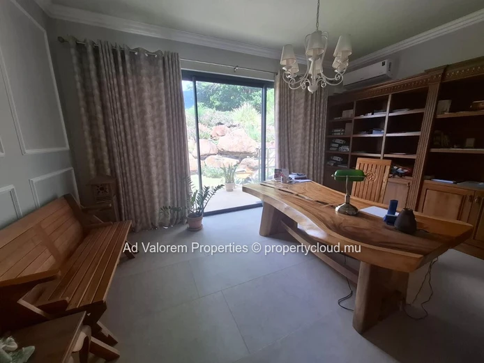 House for sale in Black River-A Haven of Peace.