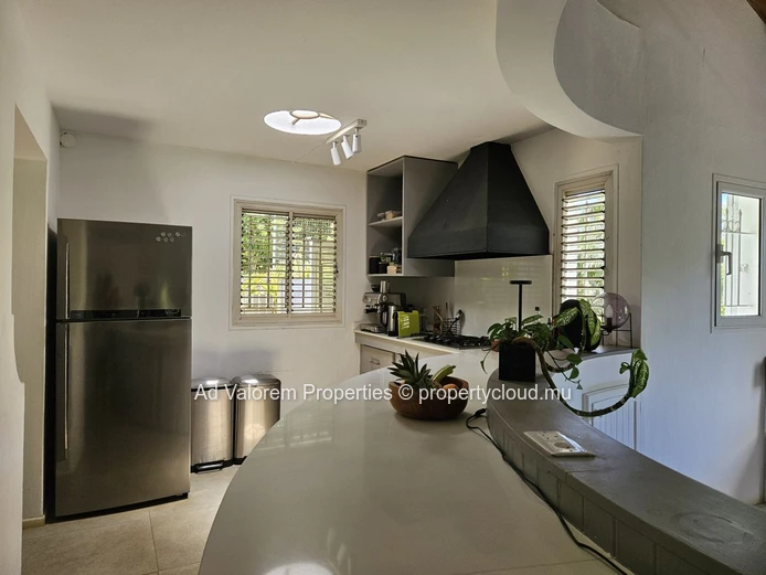 Freehold Contemporary House - 180 m2, 3 bedrooms, 2 bathrooms | Moka