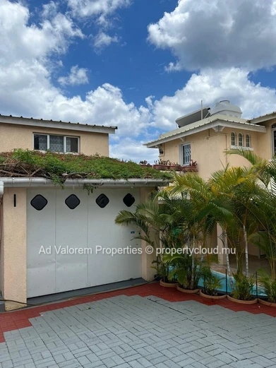Spacious 4-Bedroom Family Home with Pool – 500 m from the Beach | For Rent