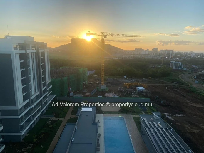 Luxurious Penthouse | 190 m2 | 3 Bedrooms | Verdant Garden, Moka 
