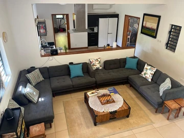 5 Bedroom Villa