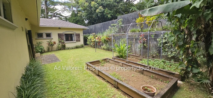 Beautiful family home for sale in a calm area of Floreal