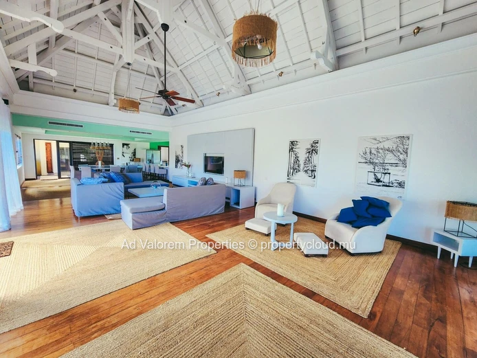 Beautiful villa for sale in Bel Ombre