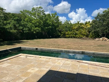 5 Bedroom Villa