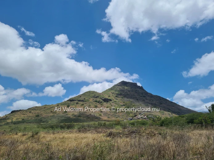 Residential land for sale in Tamarin 