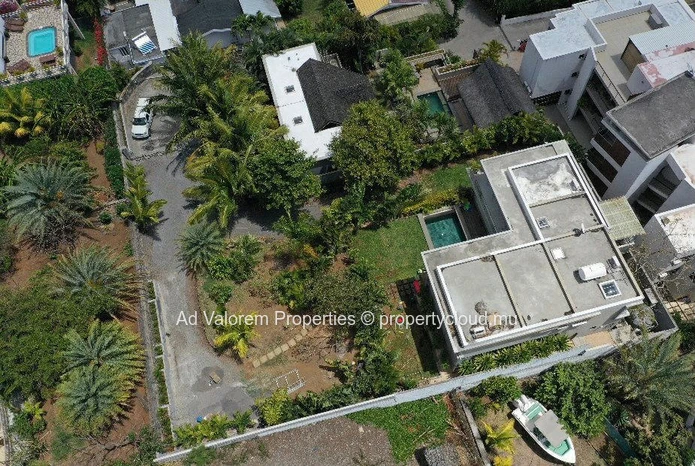 Luxurious 3 Bedroom House with Private Pool in Rivière Noire - Black River Area! Close to Schools, Shops, and More! 