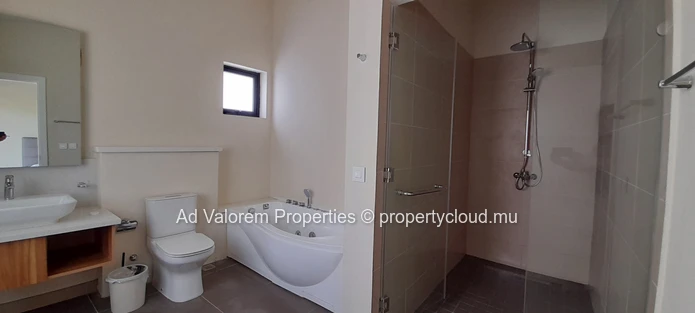 Stylish Duplex in Floreal