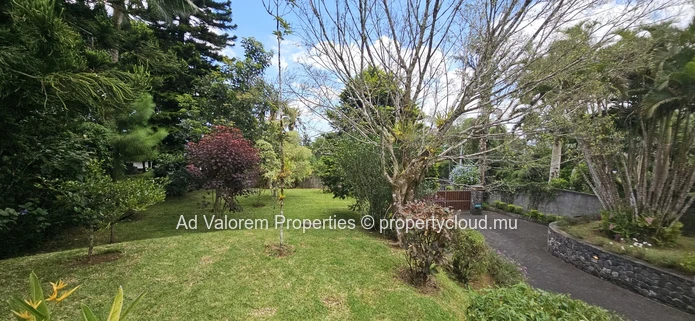 Beautiful family home for sale in a calm area of Floreal