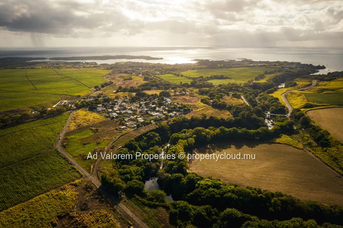 Exceptional residential plot in the heart of a Smart City — 1,033 m² — Anahita Beau Champ