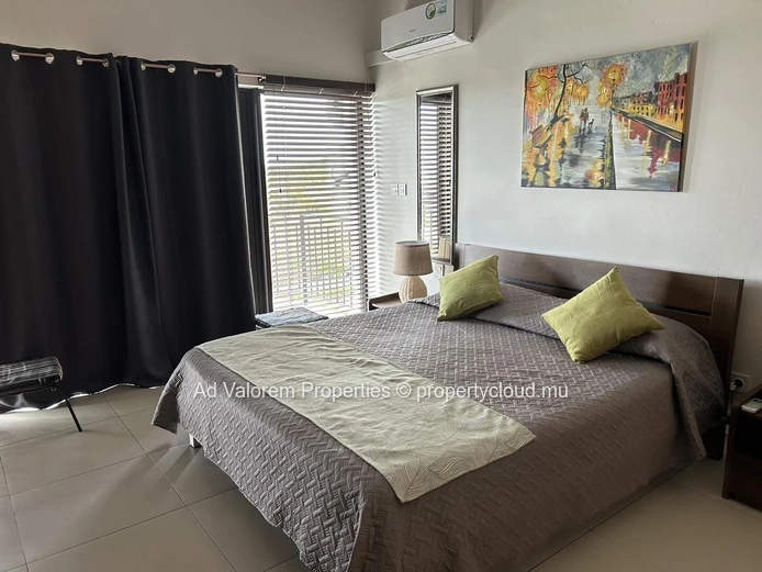 Two-level penthouse for rent – Tamarin