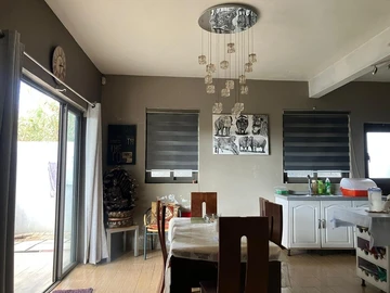 6 Bedroom House