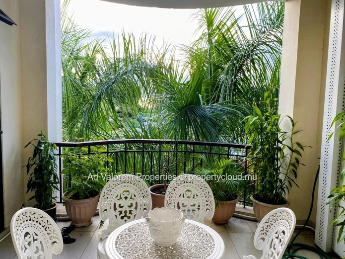 For Sale – 3-Bedroom Apartment in the Heart of Quatre Bornes