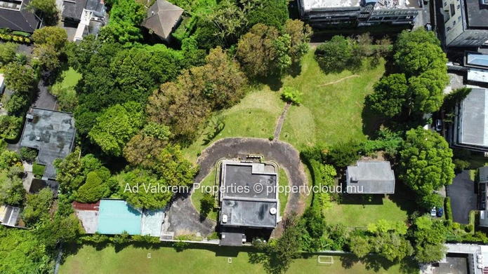 Prime property for sale in the heart of Curepipe