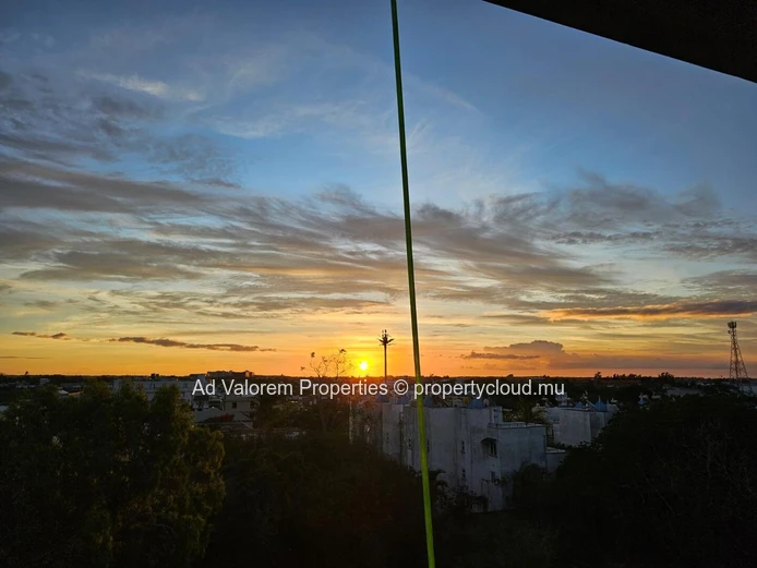 For Sale – Bright Penthouse with Panoramic Views in Grand Baie (Accessible to Foreign Buyers)