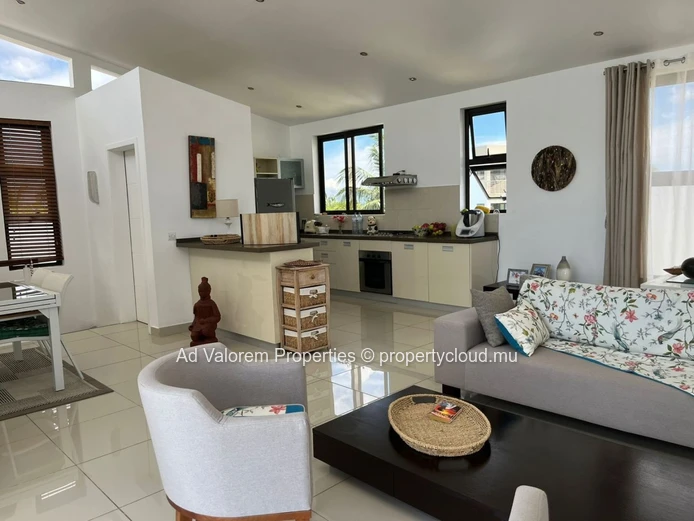 Penthouse in Black River for Sale!