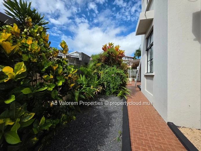 For Rent – Freshly Renovated Furnished House in Quatre Bornes