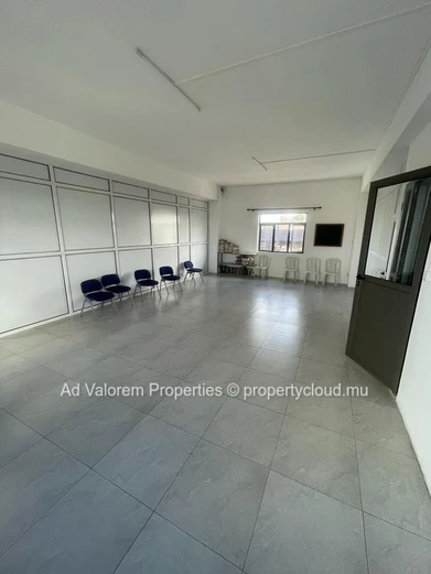 Batiment commercial a palma Quatre Bornes a louer.