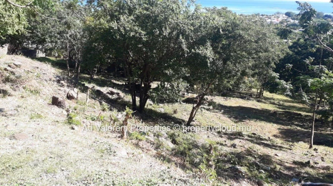 À vendre :Terrain à Rivière Noire
