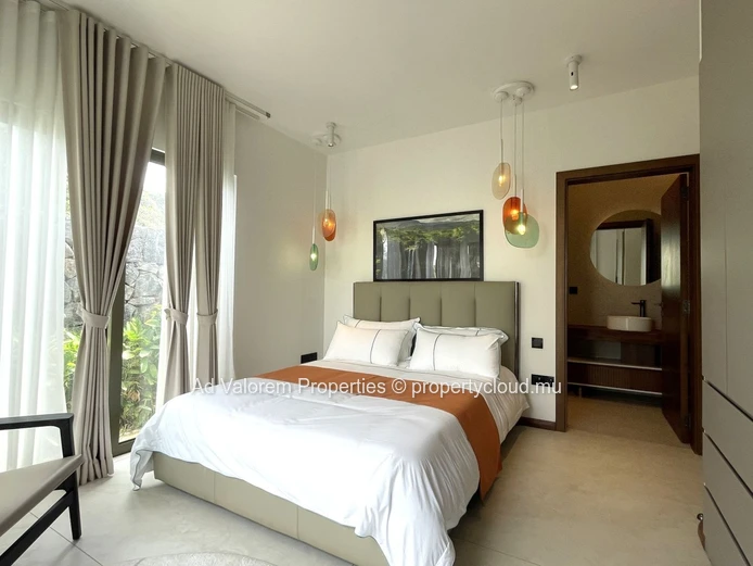 New villas with 3 en-suite bedrooms and private pool in close proximity to the sea