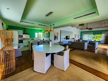 5 Bedroom Villa