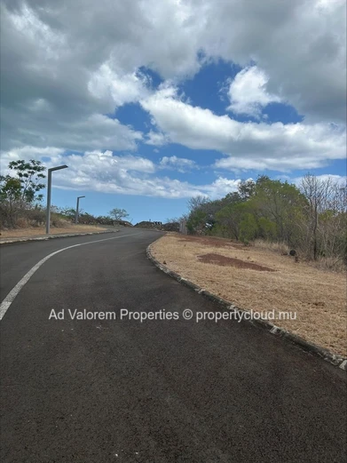 Prime Plot for Sale in Domaine Palmyre