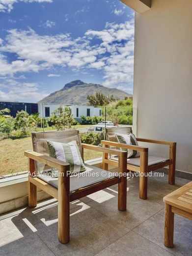 Beachfront Residences in Black River for rent (Sole Mandate)