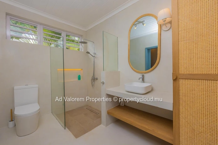 Beautiful house for rent in Tamarin.