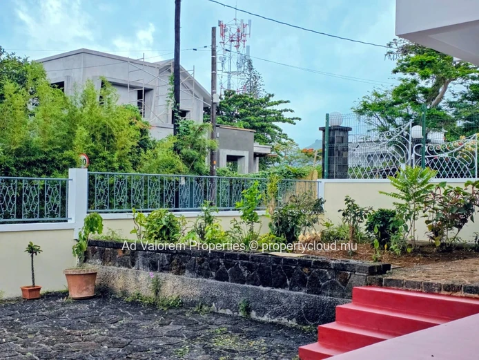 Charming Family Home for Sale or Rent – Beau Bassin