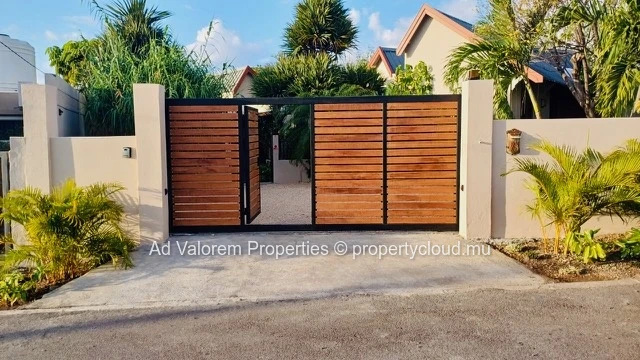 Charming Furnished House for Sale in Tamarin – With Private Pool