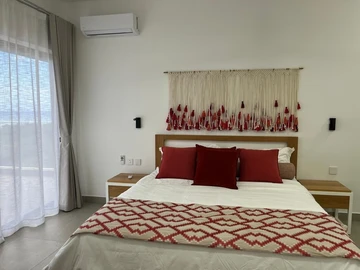5 Bedroom Villa