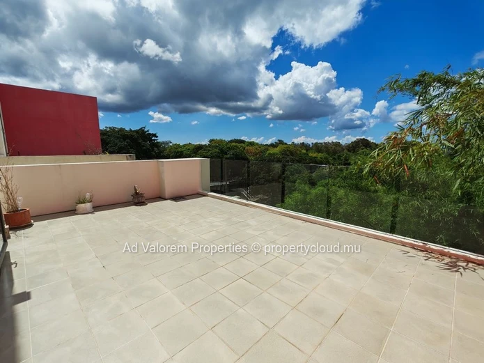 210 m² Duplex Penthouse for Rent – Ebène Views Residence, Quatre-Bornes