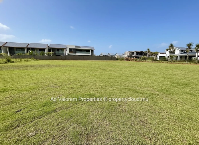 For Sale | Freehold plot of 1,224 m² | Heart of Moka’s Smart City