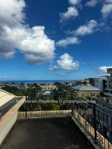 For Rent – Charming Family Home with Sea View in Flic en Flac
