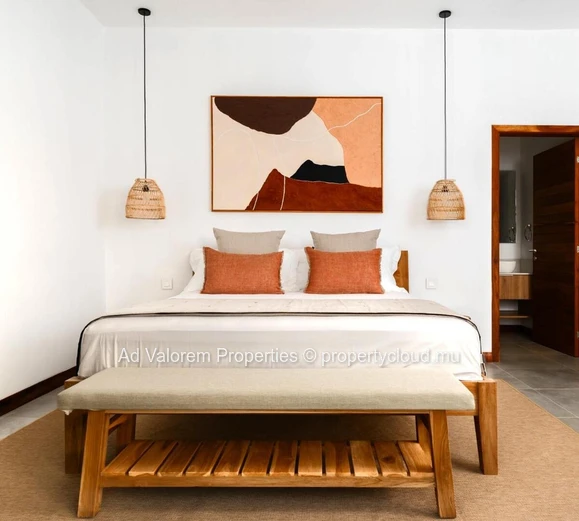 For Sale – New Secure 4-Bedroom Villa, Steps from the City and the Forest