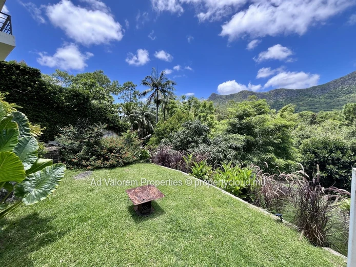 Freehold Contemporary House - 180 m2, 3 bedrooms, 2 bathrooms | Moka