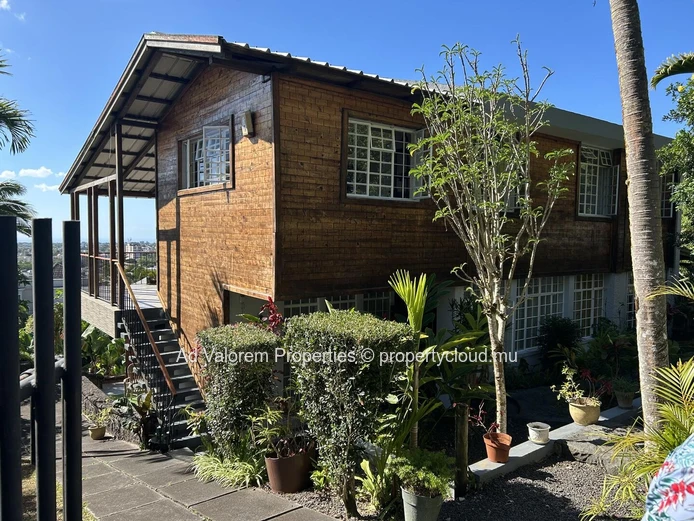 Creole-Style House for Sale in Sodnac
