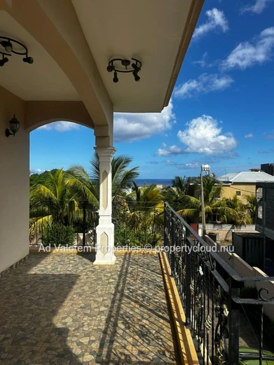 For Rent – Charming Family Home with Sea View in Flic en Flac