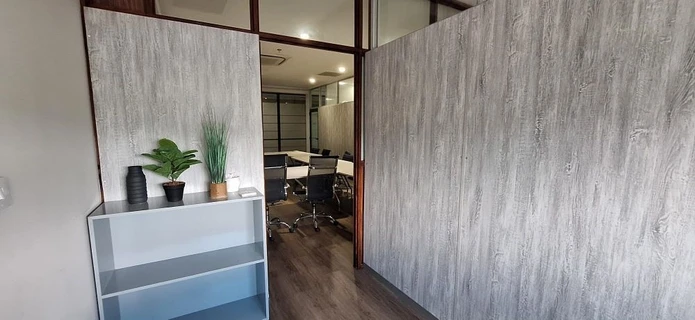 Bureau meublé à louer – 44 m² à Ebène