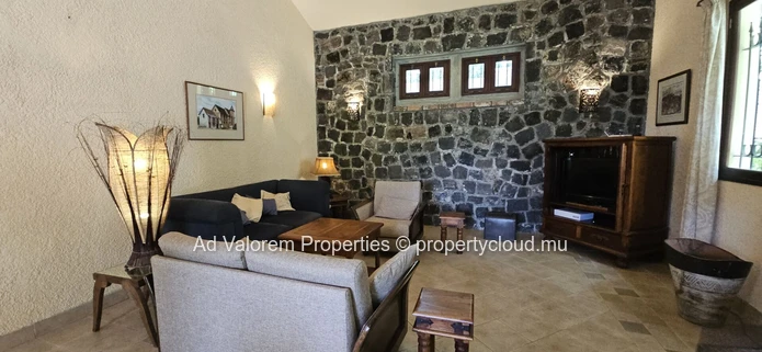 Beautiful family home for sale in a calm area of Floreal