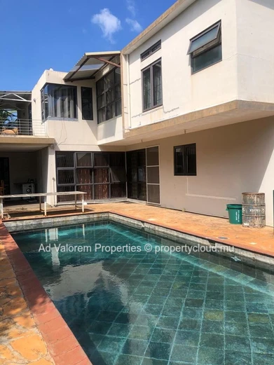For sale - Spacious house in Pointe aux Sables with pool