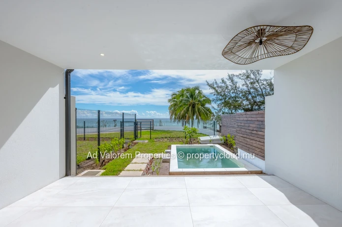 Exceptional Beachfront Duplex for Sale – Black River