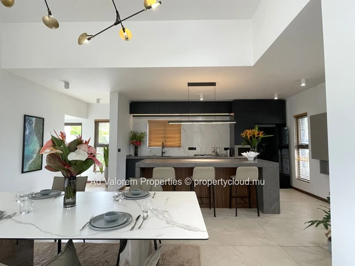 New villas with 3 en-suite bedrooms and private pool in close proximity to the sea
